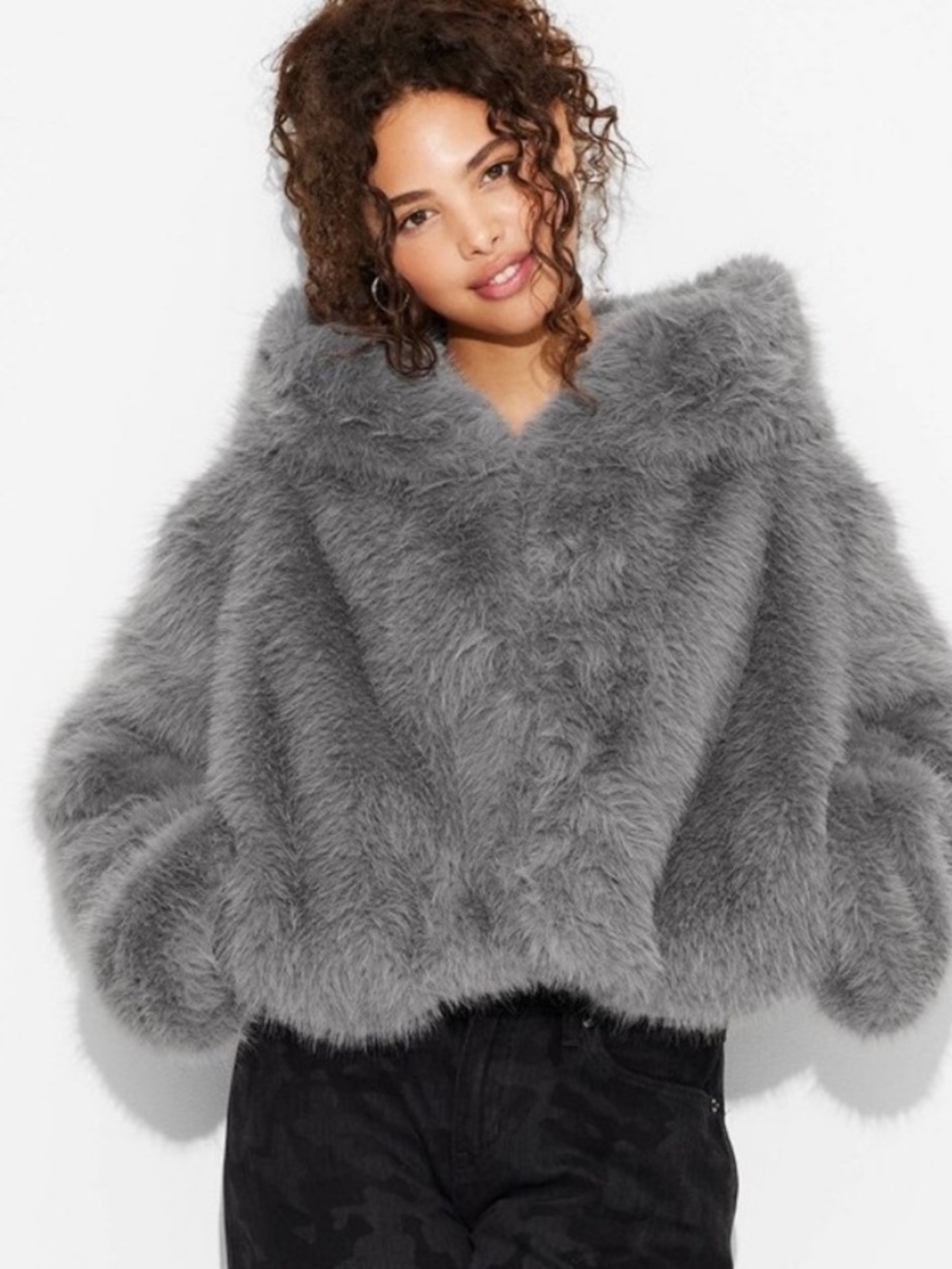 NWOT Wild Fable Viral Faux Fur Hooded Cropped Jacket Gray
